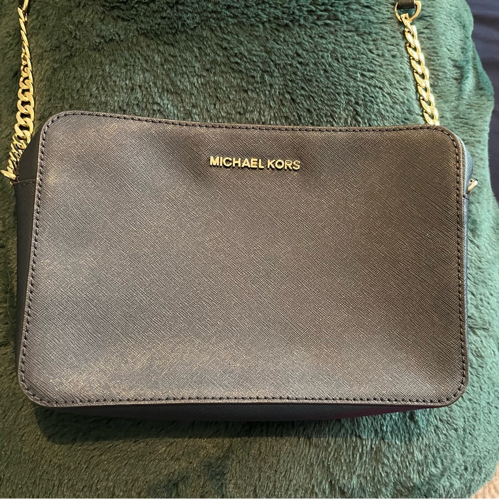 Beautiful nwot Michael Kors purse